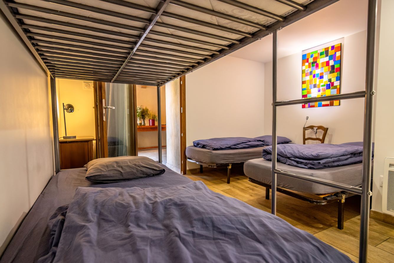 salle de bain, chambre gîte le mur d'abeilles, à Rougon, Gorges du verdon