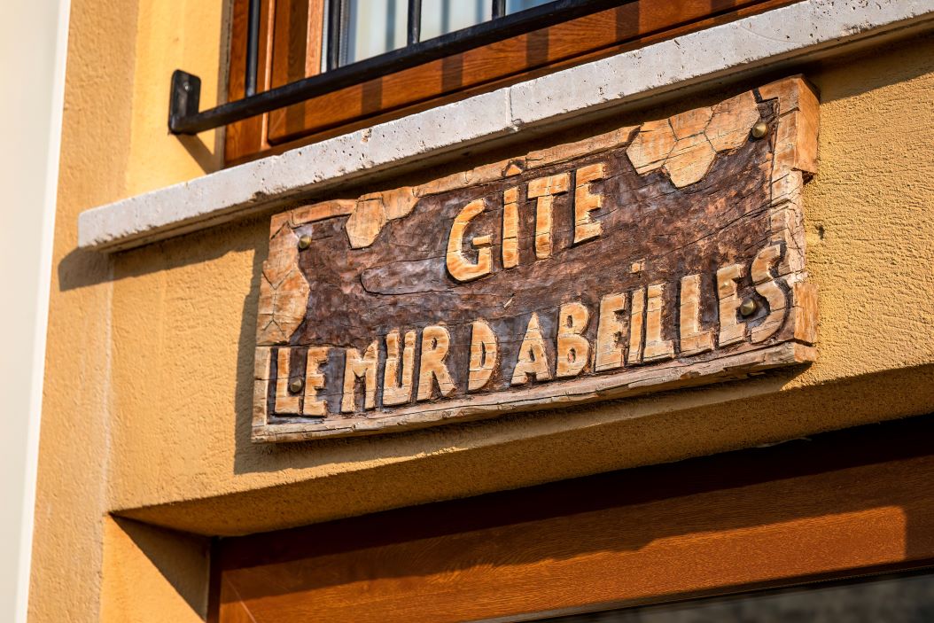 Vue extérieur du gîte le mur d'abeilles, à Rougon, Gorges du verdon, dans les alpes de haute provence